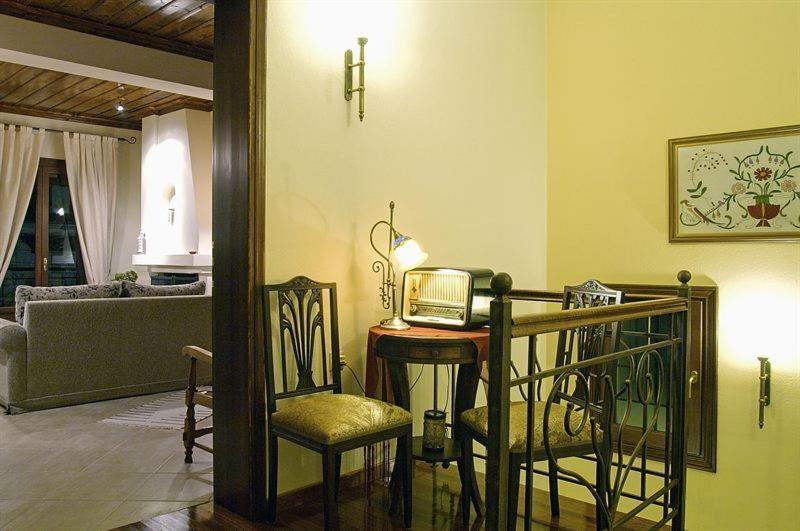 Iatrou Guesthouse Портарія Екстер'єр фото
