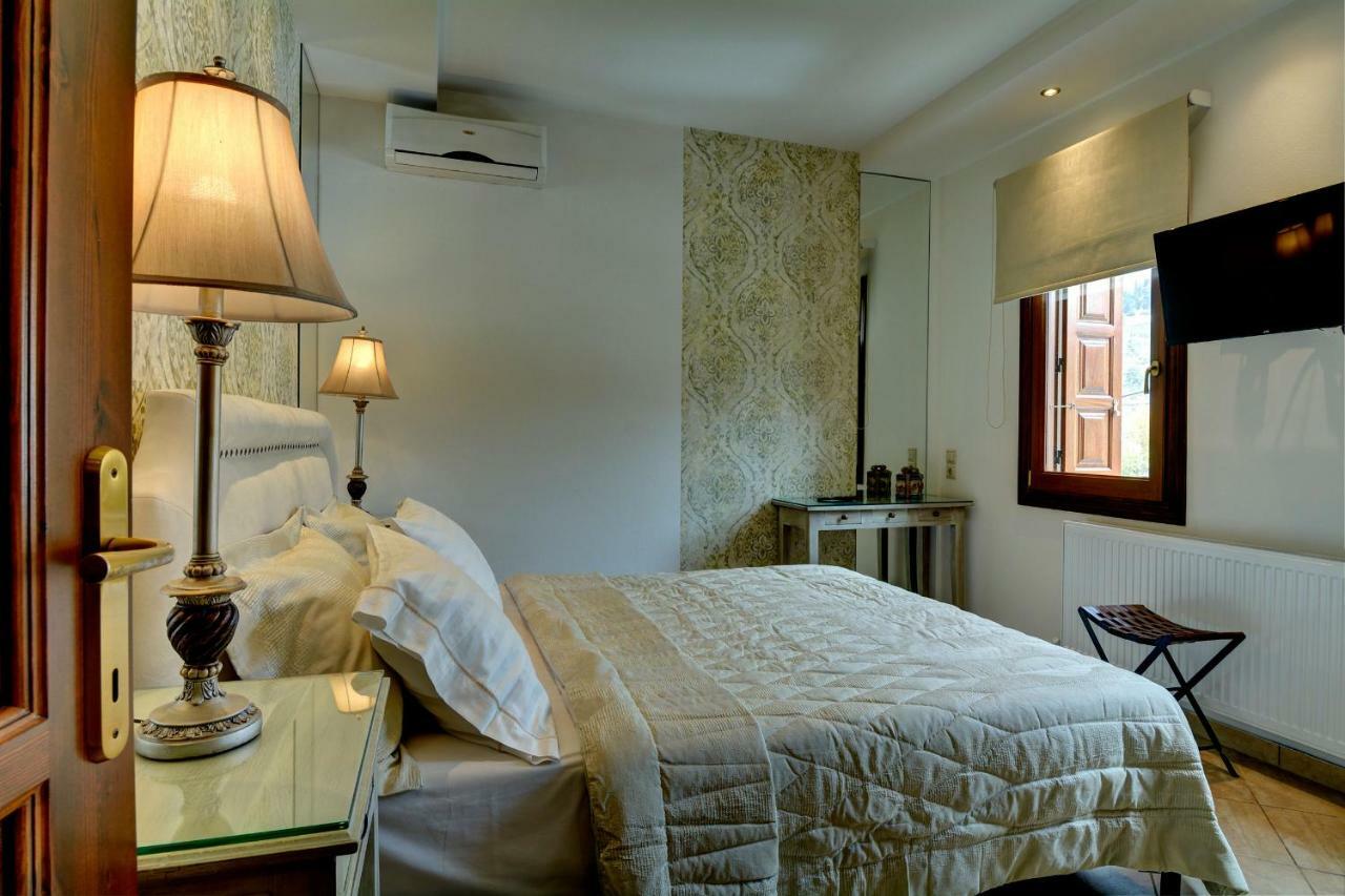 Iatrou Guesthouse Портарія Екстер'єр фото